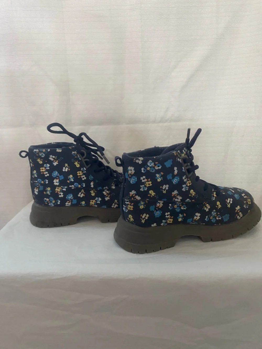 OshKosh B'gosh Navy Floral Lace-Up Kids Boots Thick Soles Girls Hiking - Picture 3 of 8